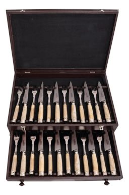 Juego de Tenedores y Cuchillos