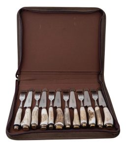 Juego De Cubiertos En Ciervo